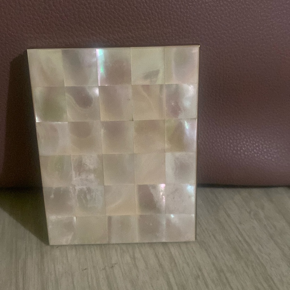 Vintage Beautiful mother of pearls cigarette case